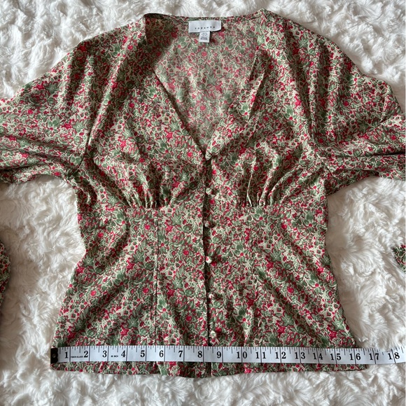 Topshop Ditsy Floral Button Front Blouse Size 4 V-Neck Peplum Cottagecore - Picture 9 of 11
